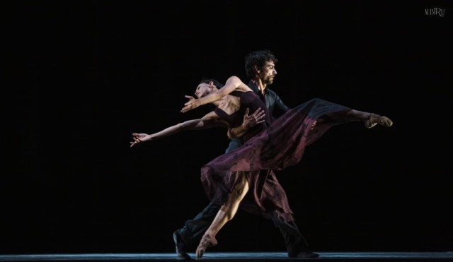 Isaac Montllor: “En formación, la danza suele ser el último mono en València”