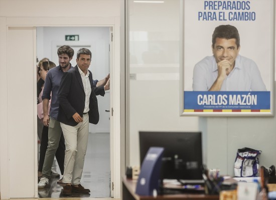 Mazón cumple un año de 'president' de la Generalitat con la renuncia de Vox
