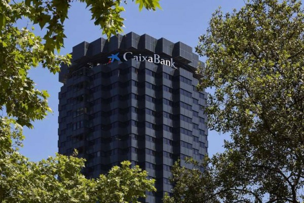 CaixaBank aprueba un programa de recompra de acciones de 500 millones