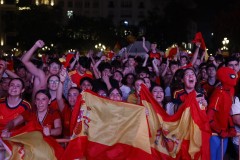 València se echa a la calle para celebrar la segunda estrella de España