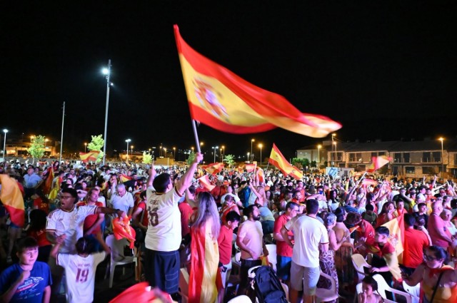 Así vibró Alhama de Murcia con la final del Mundial: todas las imágenes de una noche llena de emociones