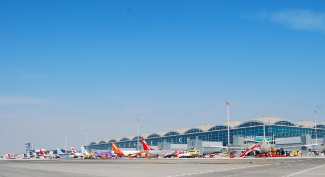 La Comunitat Valenciana recibe 1,38 millones de pasajeros aéreos internacionales en junio y lidera el crecimiento