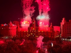 30.000 personas celebran el Mundial de España en la plaza del Ayuntamiento de València