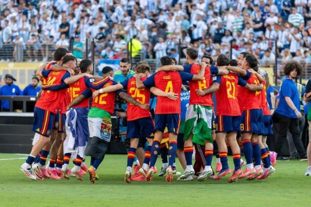 El PSPV pide la documentación del viaje de Llorca a la final del Mundial en Nueva York