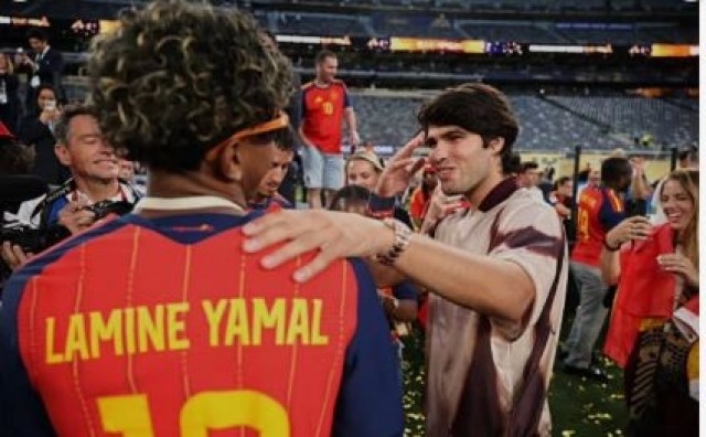 Alcaraz, presente en Nueva Jersey, no puede lucir las camisetas de España, el Madrid y el Murcia