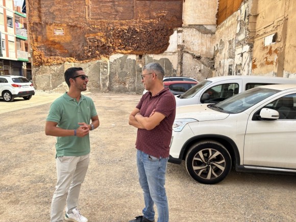 Águilas convierte un solar en un nuevo aparcamiento disuasorio en el centro urbano con capacidad para 16 vehículos