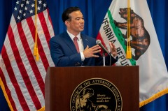 La Justicia de EEUU paraliza por 14 días la fusión de Paramount y Warner