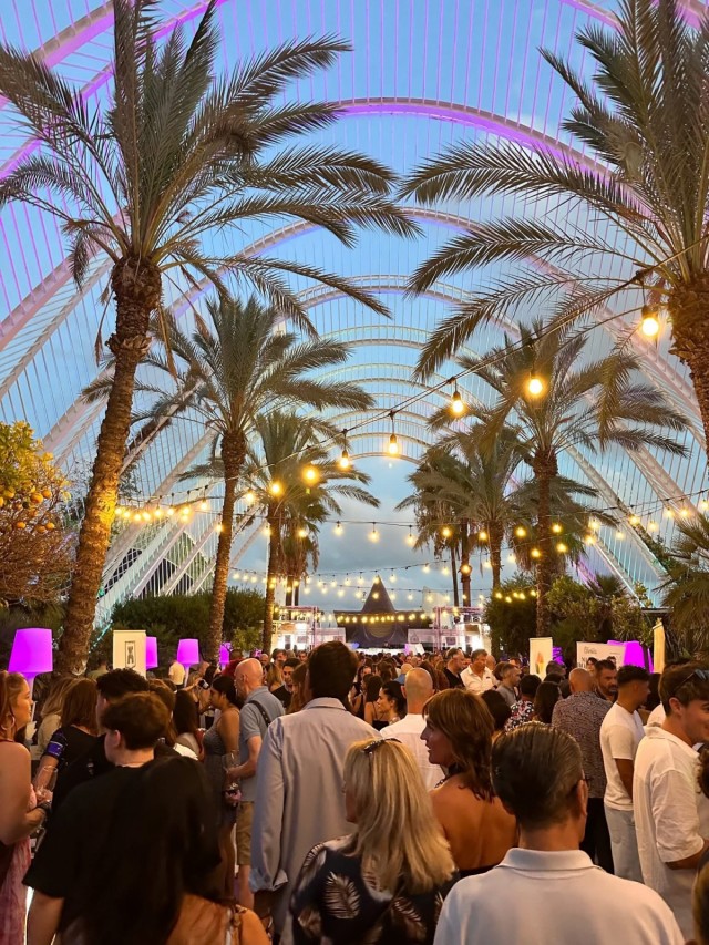 Estos son los vinos y tapas que te esperan en ‘La gran fiesta del verano’ de L'Umbracle este jueves 23 de julio