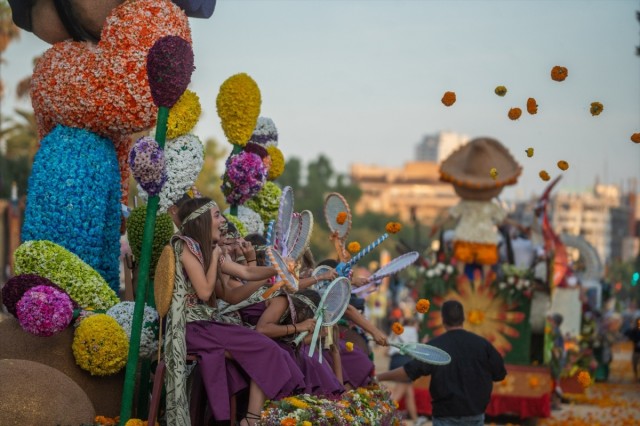 València prepara más de 1,2 millones de clavellons para la Batalla de Flores