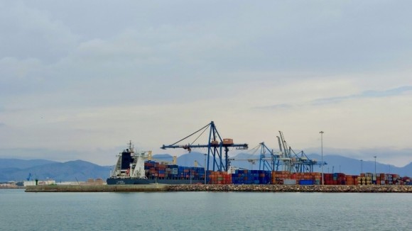 El golpe del caos del comercio internacional en el azulejo: las exportaciones bajan un 9% hasta mayo, con EEUU liderando la caída