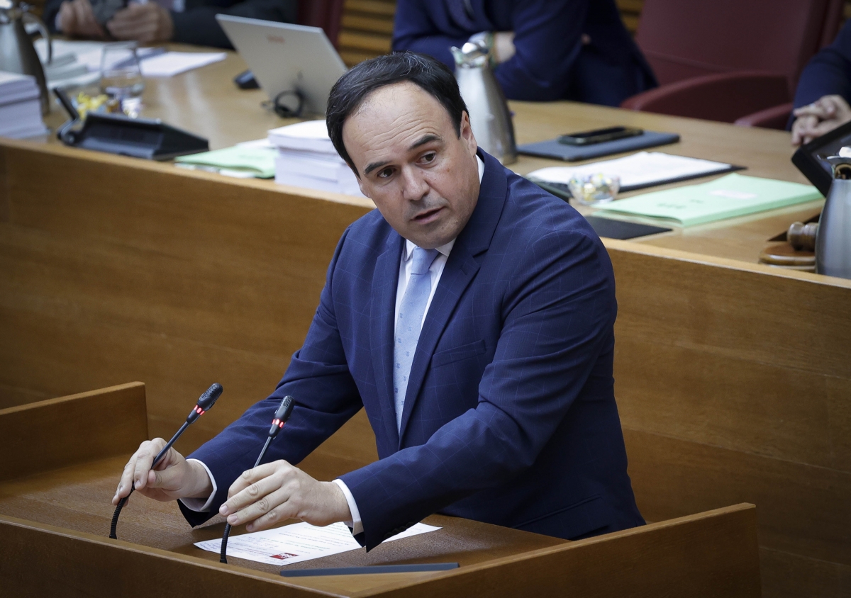 El president de la Generalitat, Juanfran Pérez Llorca, en el pleno de presupuestos del Consell.