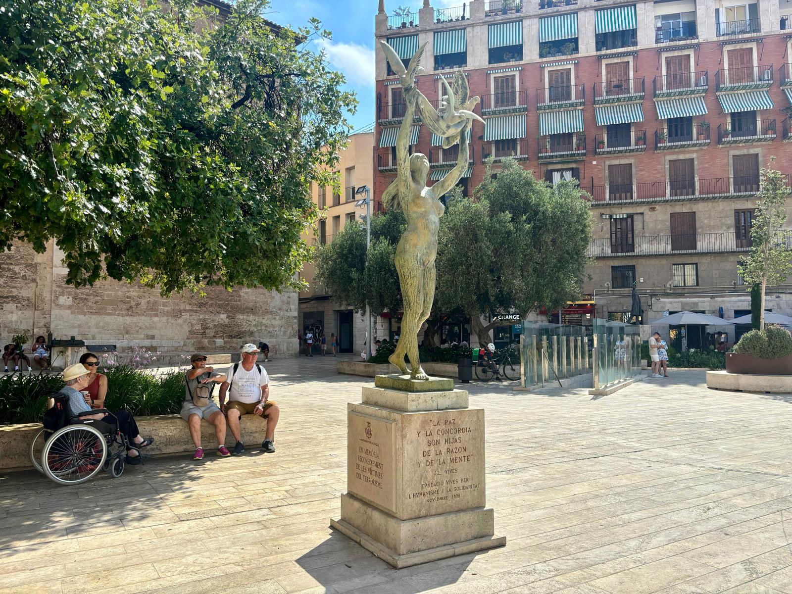 València coloca placas en recuerdo de las víctimas del terrorismo