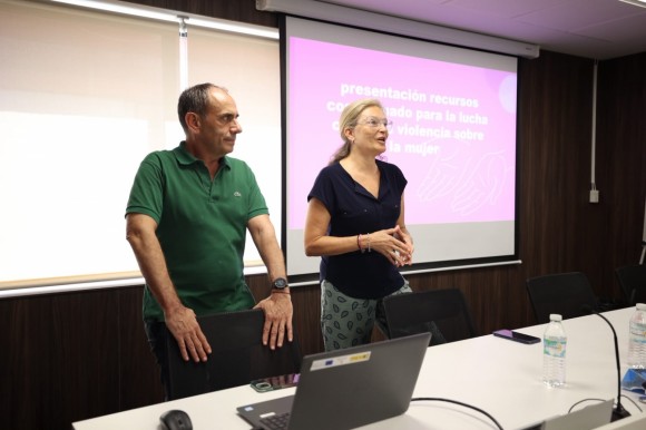 Burriana acoge una sesión informativa sobre los recursos disponibles para las mujeres víctimas de violencia