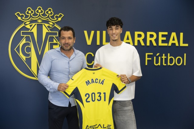 El Villarreal renueva a una de sus perlas: Carlos Maciá seguirá de amarillo hasta 2031