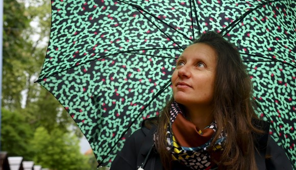 ¿Y si salvar el planeta exigiera renunciar a parte de la humanidad? Carolina Sarmiento habita ‘Las fronteras’