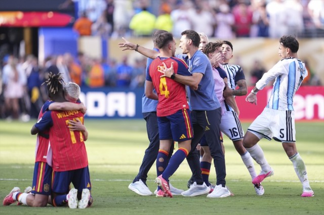 El fútbol volvió a sacar el odio de sus aficionados 
