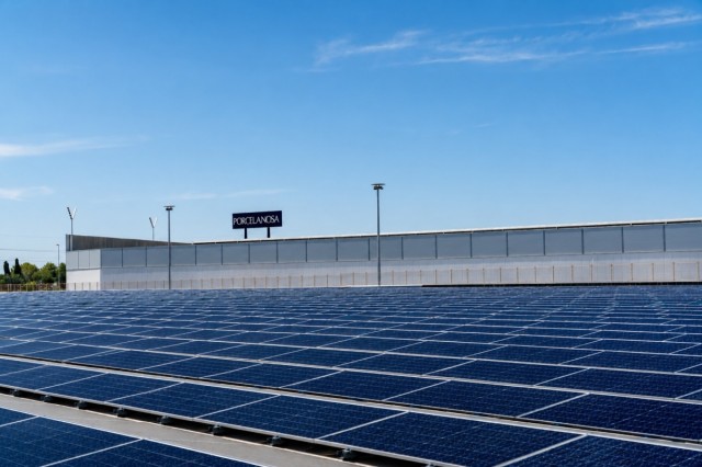 Porcelanosa activa su mayor planta fotovoltaica: 5.808 módulos y un suministro similar a 1.280 hogares al año
