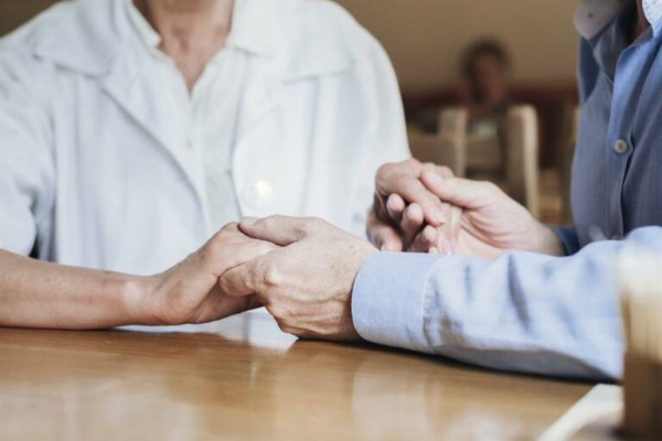 UGT denuncia que Servicios Sociales acumula ya 9.000 solicitudes de dependencia sin tramitar