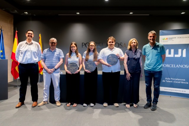 El Aula Porcelanosa de la UJI otorga tres premios a los mejores TFG y TFM vinculados a la innovación cerámica