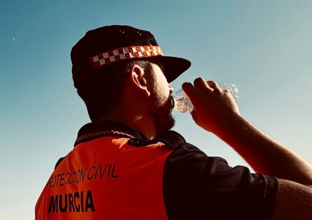 Cerrados los jardines de Floridablanca y del Malecón: Murcia activa un dispositivo especial por la alerta roja de calor y las tormentas
