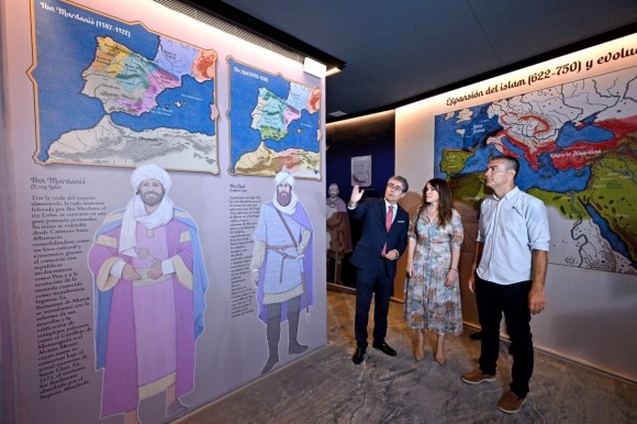 El centro Madina Mursiya de Murcia suma una plataforma de cristal, pantallas dinámicas y nuevos personajes virtuales