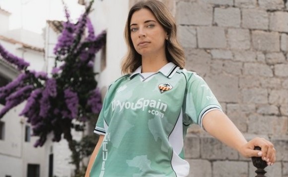 El Castellón completa sus equipaciones con la tercera camiseta