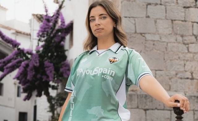 El Castellón completa sus equipaciones con la tercera camiseta