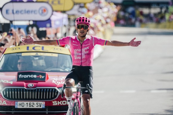 Carapaz se impone en Orcières-Merlette y logra su segundo triunfo en el Tour