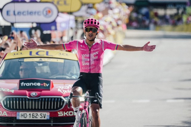 Carapaz se impone en Orcières-Merlette y logra su segundo triunfo en el Tour