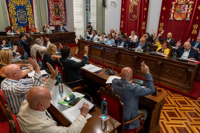 El día en que Diego Ortega no dejó vela sin encender en el Salón de Plenos