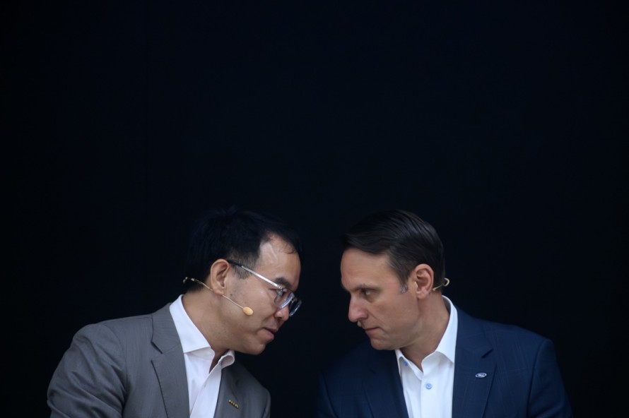 Geely paga 221 millones por el 34% de Ford España, de la que se desgajan las actividades no industriales