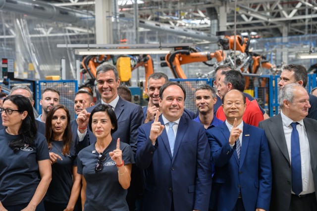 Las claves del pacto entre Ford y Geely para convertir a Almussafes en su centro industrial en Europa