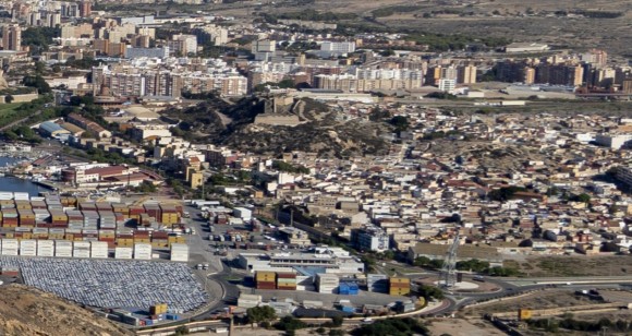 Los vecinos de Santa Lucía denuncian seis horas sin luz en plena ola de calor y exigen renovar la red eléctrica
