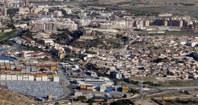 Los vecinos de Santa Lucía denuncian seis horas sin luz en plena ola de calor y exigen renovar la red eléctrica