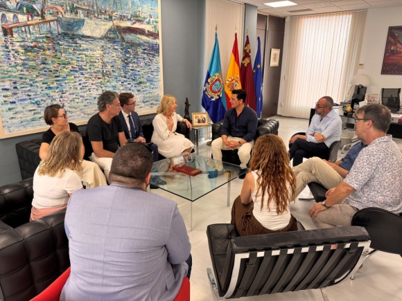 San Javier y la ciudad francesa de Taverny dan los primeros pasos para un futuro hermanamiento