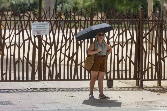 Arranca una nueva ola de calor con una alerta este jueves en toda la Vega del Segura por temperaturas de hasta 38 grados