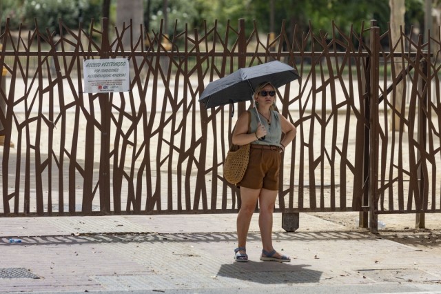 Arranca una nueva ola de calor con una alerta este jueves en toda la Vega del Segura por temperaturas de hasta 38 grados