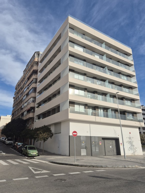 La Asociación de Vecinos Parque del Mar de Alicante denuncia cinco años sin rótulos en las calles de Benalúa Sur