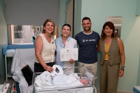 Cartagena duplica el cheque bebé impulsado por Vox y elevará la ayuda por nacimiento hasta los 400 euros