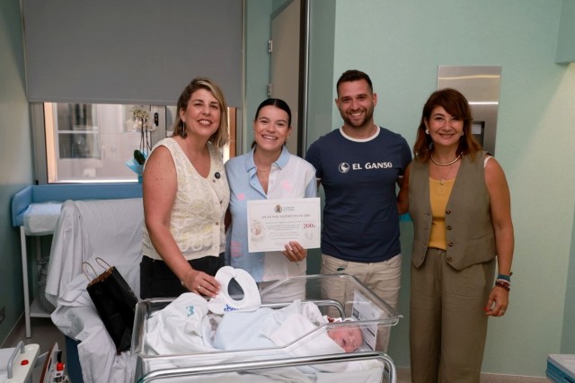 Cartagena duplica el cheque bebé impulsado por Vox y elevará la ayuda por nacimiento hasta los 400 euros