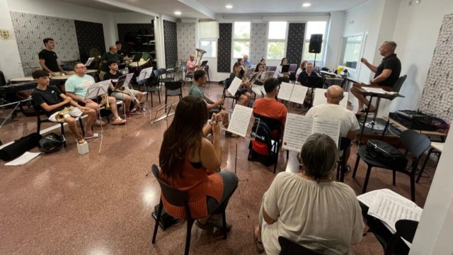 Finestrat se prepara para el homenaje a Miguel Ríos con la voz de Serafín Zubiri