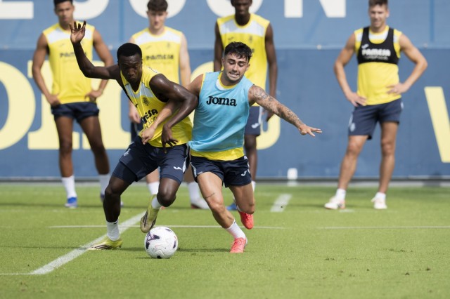 Nuevo examen de altura para el Villarreal de Iñigo Pérez en Eindhoven