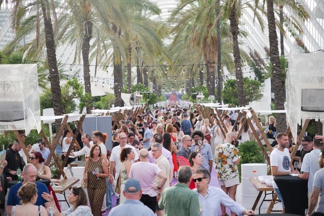 Requena Ciudad Española del Vino 2026 conquista Valencia con su gran fiesta del verano