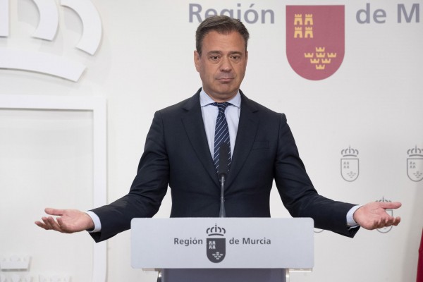 En vilo la coalición: el PP se prepara para un posible Gobierno sin Vox tras el plante de Antelo y Pancorbo