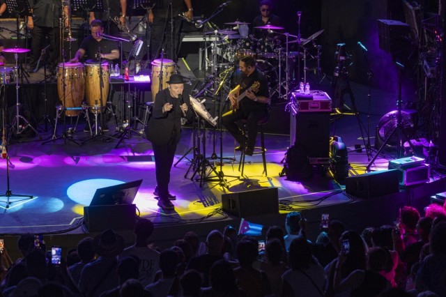Rubén Blades pone el broche de oro a La Mar de Músicas a ritmo de salsa, reivindicación y talento