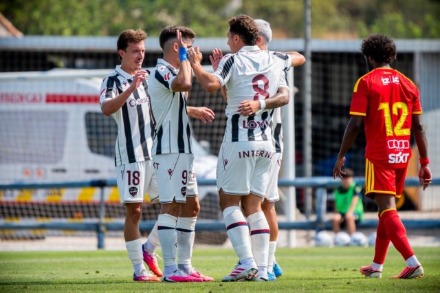 El Levante deja buenas sensaciones en su triunfo por la mínima ante el Al Quadsiah