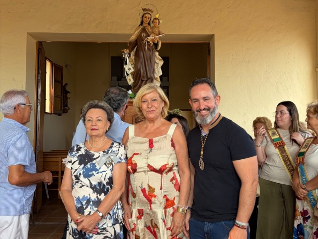 Cerca de 200 personas celebran el Día de los Abuelos en Castelló con una misa, procesión y almuerzo de hermandad