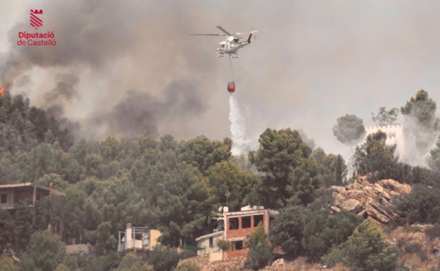 La mayoría de los 16.000 evacuados por el incendio de la Vall se traslada a otra vivienda y unos 500 son realojados