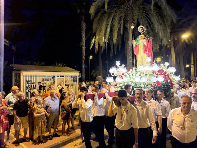 Todas las imágenes del día grande de Santiago de la Ribera: gastronomía y devoción en sus fiestas patronales