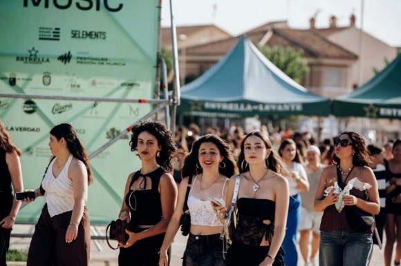 Los Alcázares vibró con el Fan Futura, 